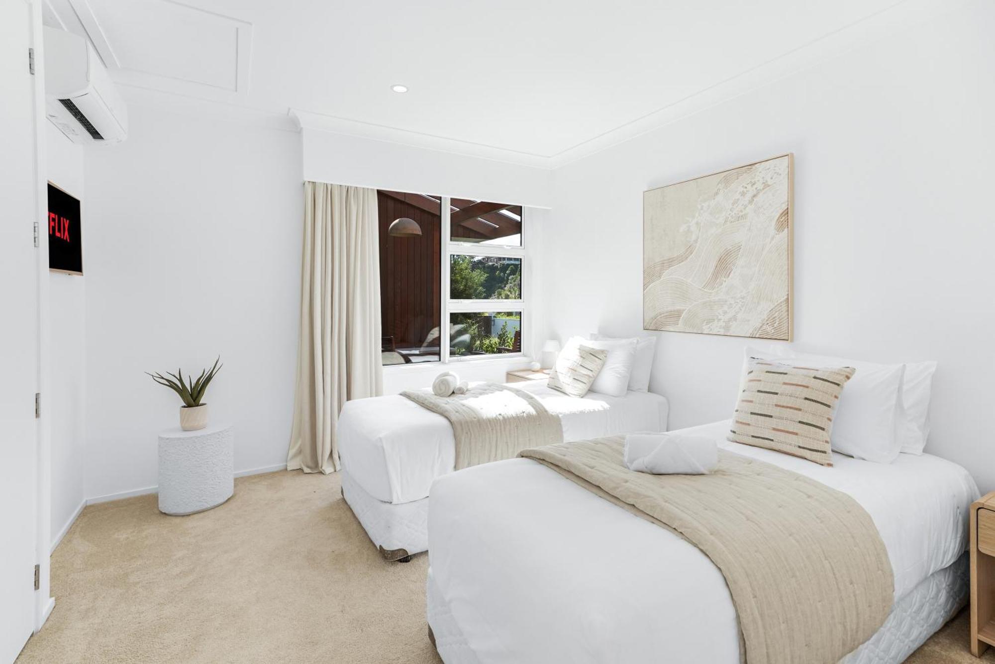 River View Retreat, Luxury & - By Kosh * Hamilton